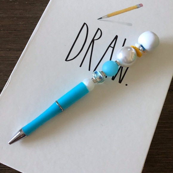 Disney Doorables: Mickey Mouse & Friends: Dewey Duck handmade beaded pen - Picture 2 of 3